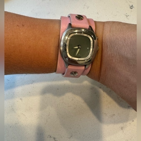 Vintage Fossil JR8295 Big Tic Watch Women Pink leather Band 32mm - Picture 1 of 8